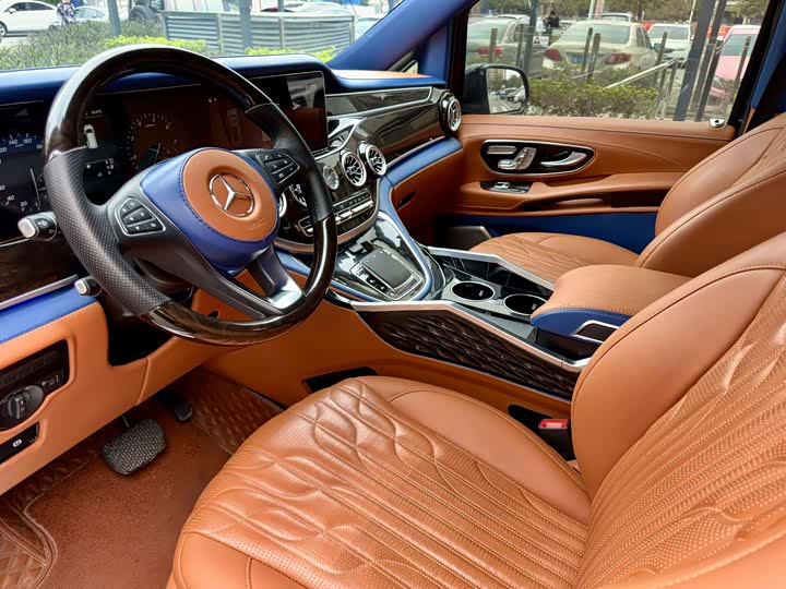 Фото 9 - Mercedes-Benz Vito