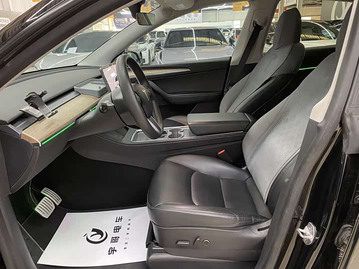 Фото 4 - Tesla Model Y