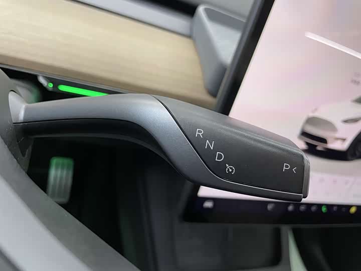 Фото 9 - Tesla Model Y