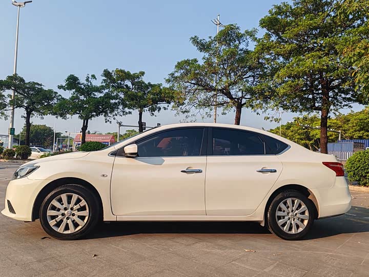 Фото 5 - Nissan Sylphy