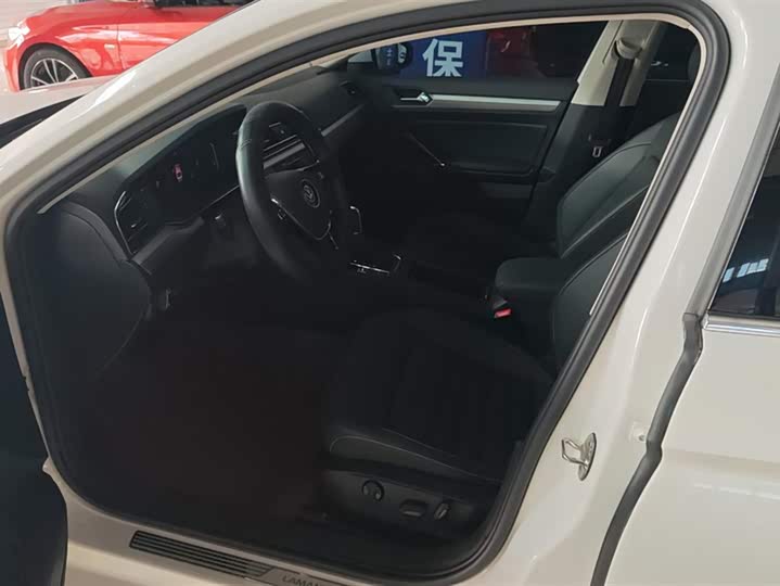 Фото 9 - Volkswagen Lamando L