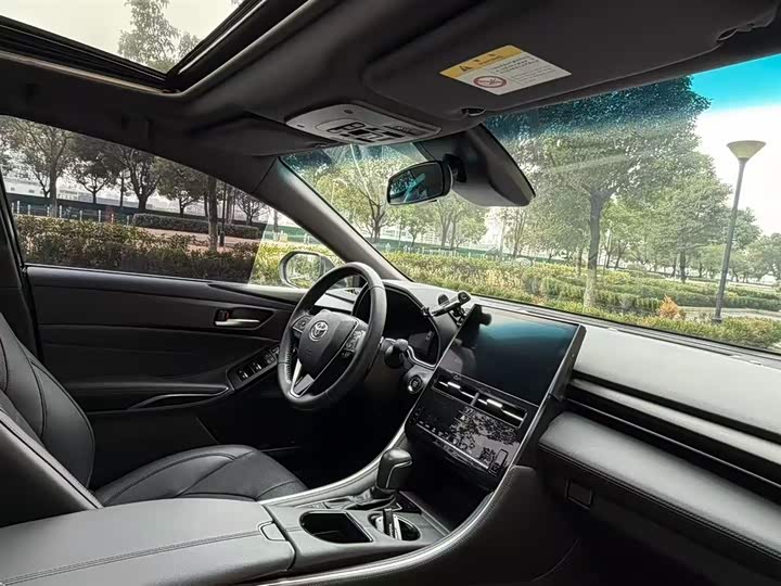 Фото 3 - Toyota Avalon