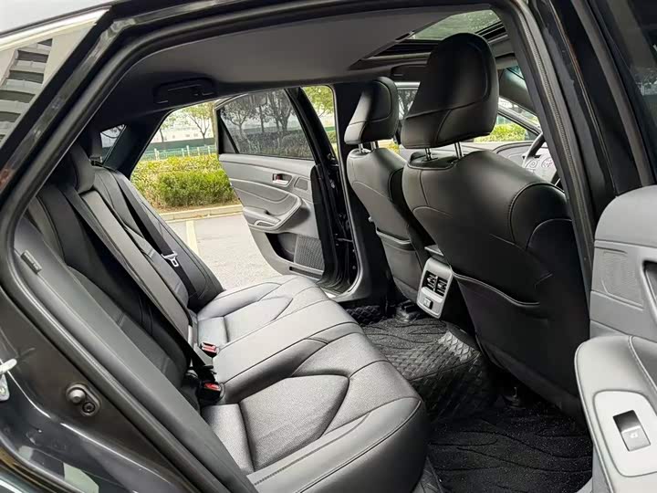 Фото 6 - Toyota Avalon