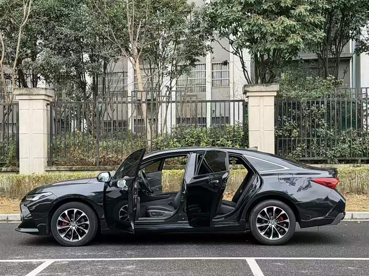 Фото 7 - Toyota Avalon