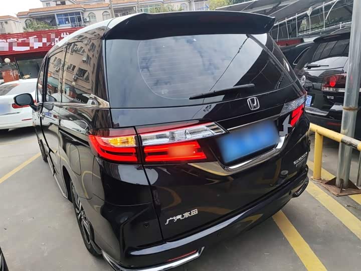 Фото 5 - Honda Odyssey