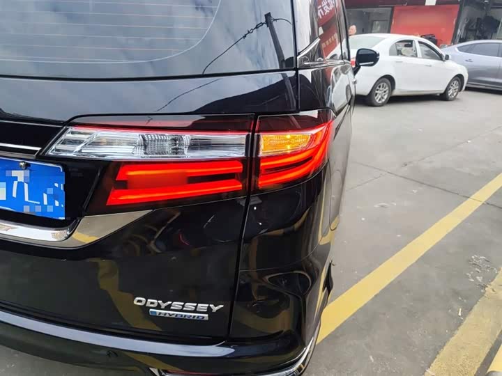 Фото 8 - Honda Odyssey