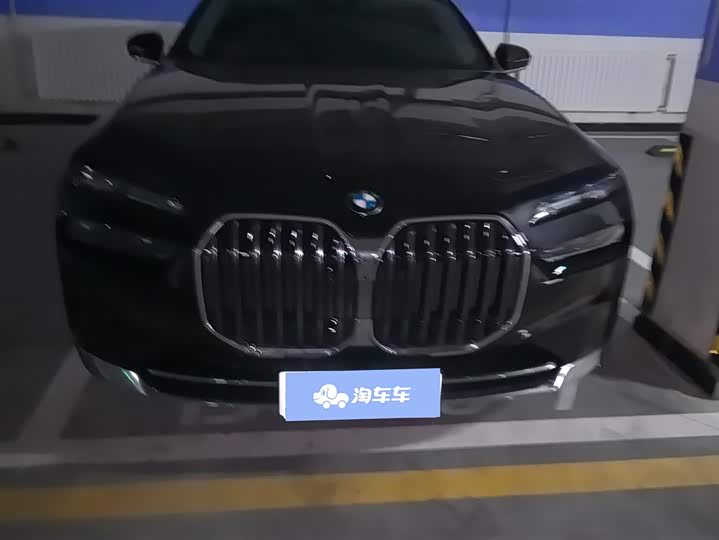 Фото 2 - BMW 7 Series