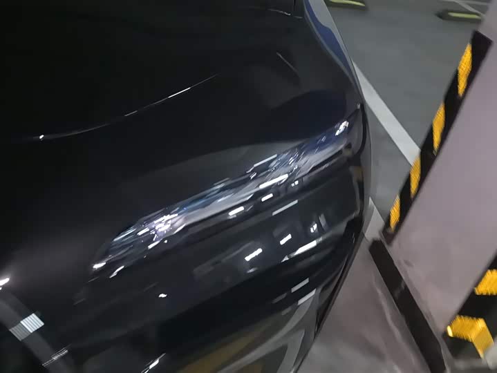 Фото 5 - BMW 7 Series