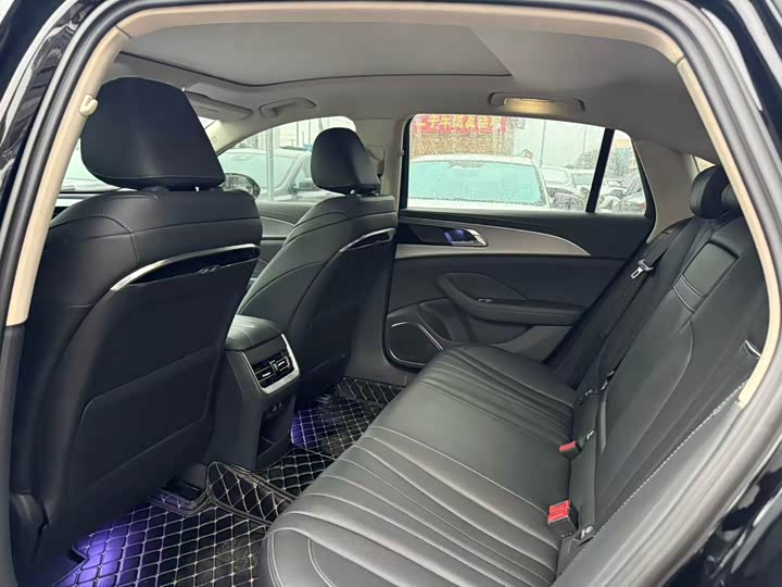 Фото 5 - Hongqi H5