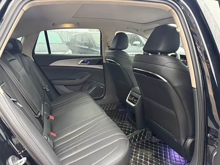 Фото 7 - Hongqi H5