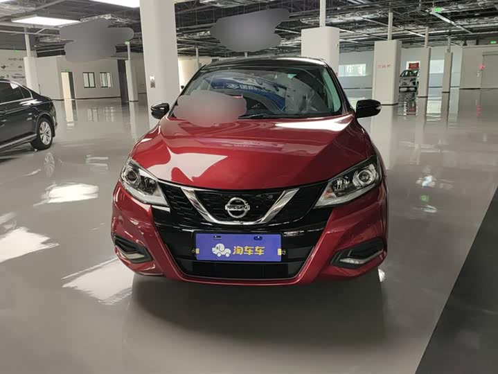 Фото 2 - Nissan Tiida