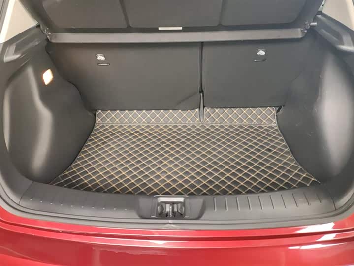 Фото 4 - Nissan Tiida