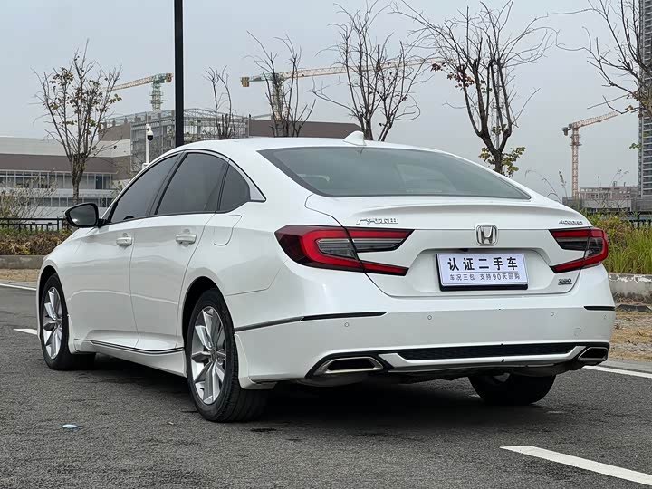 Фото 7 - Honda Accord