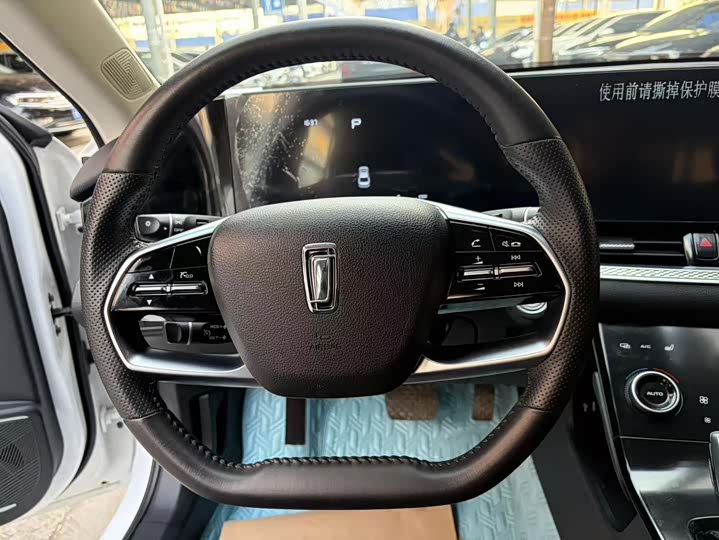 Фото 6 - Bestune B70