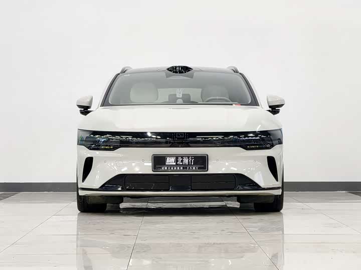 Фото 2 - Zeekr 007 GT