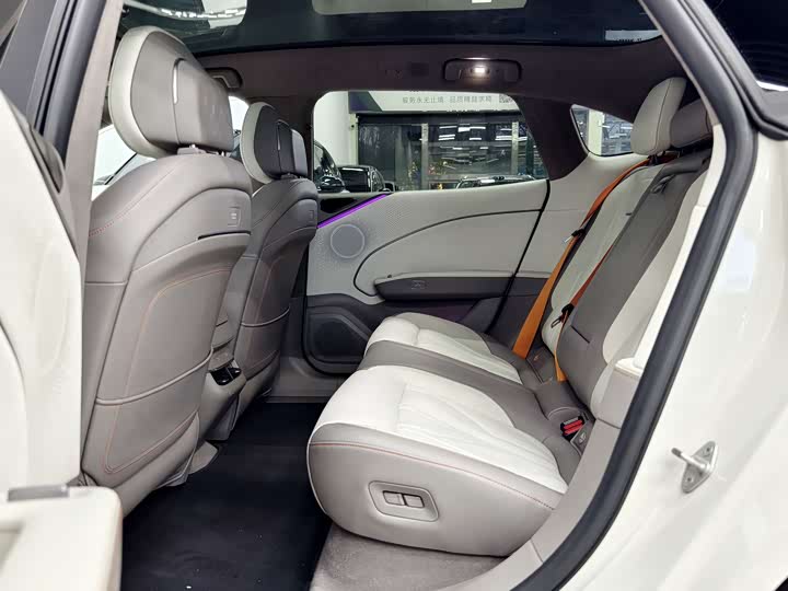 Фото 7 - Zeekr 007 GT