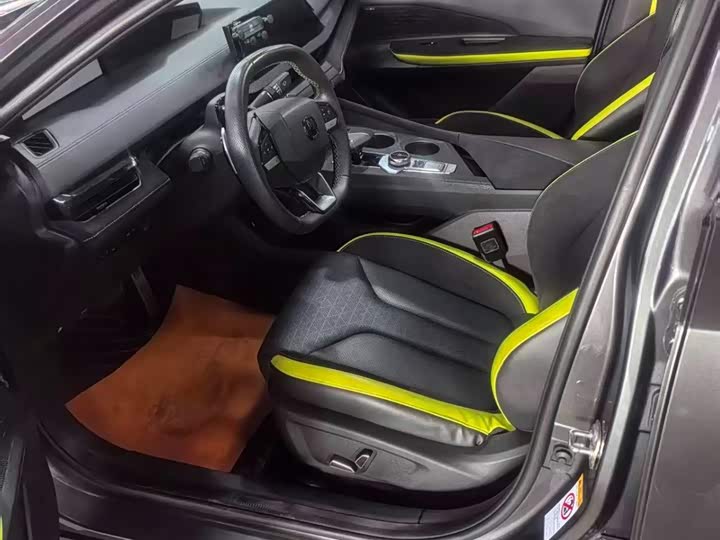 Фото 5 - Changan UNI-V