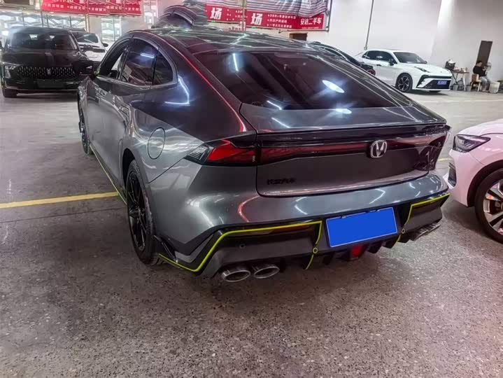 Фото 8 - Changan UNI-V