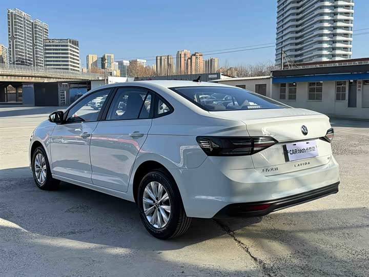 Фото 3 - Volkswagen Lavida