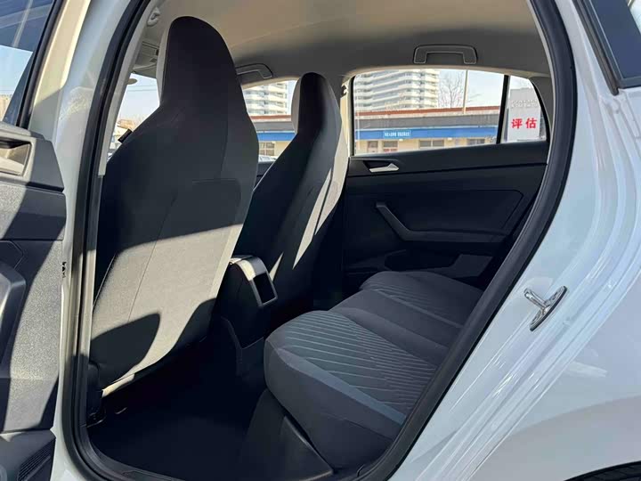 Фото 9 - Volkswagen Lavida