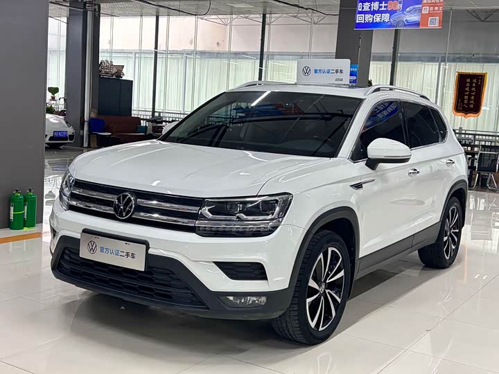 Фото 1 - Volkswagen Tharu