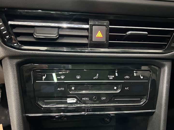 Фото 9 - Volkswagen Tharu