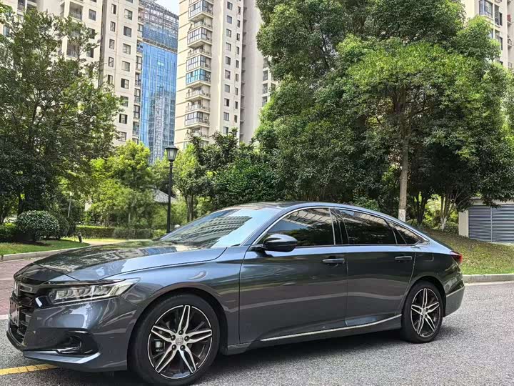 Фото 1 - Honda Accord