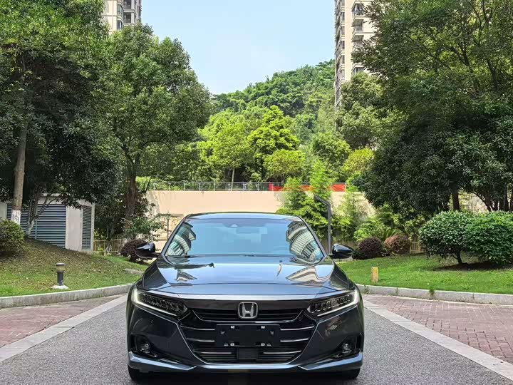 Фото 2 - Honda Accord