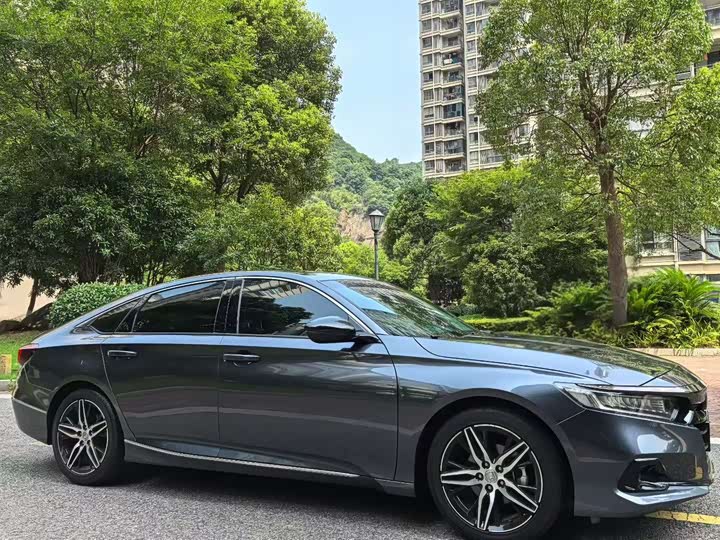 Фото 3 - Honda Accord