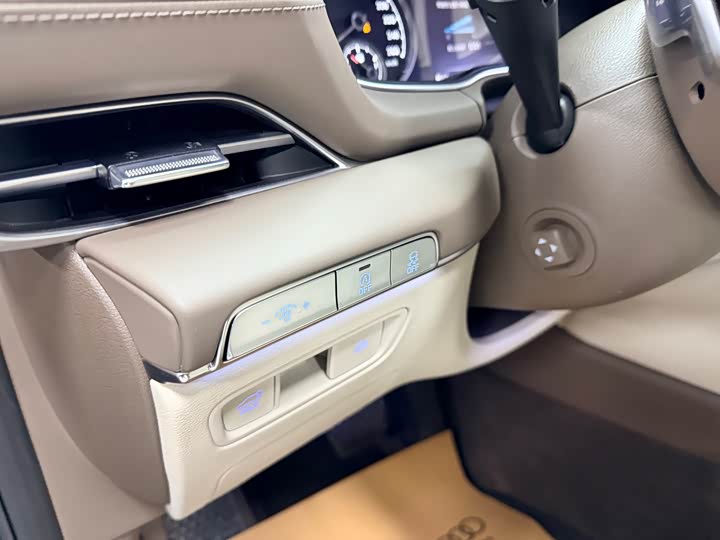 Фото 8 - Genesis GV80