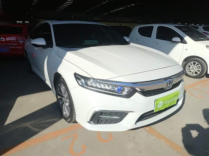 Фото 4 - Honda Inspire