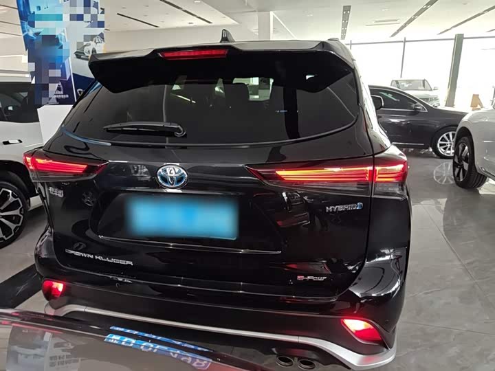 Фото 6 - Toyota Crown Kluger