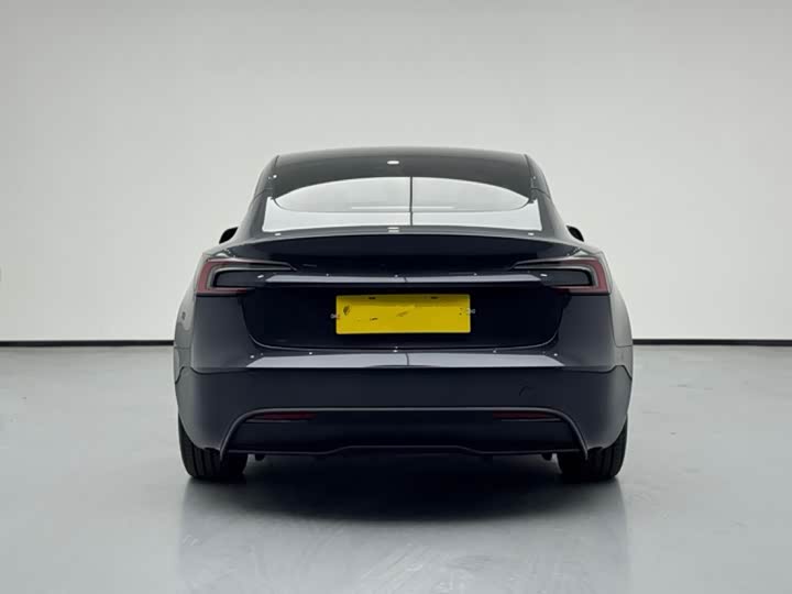 Фото 5 - Tesla Model 3