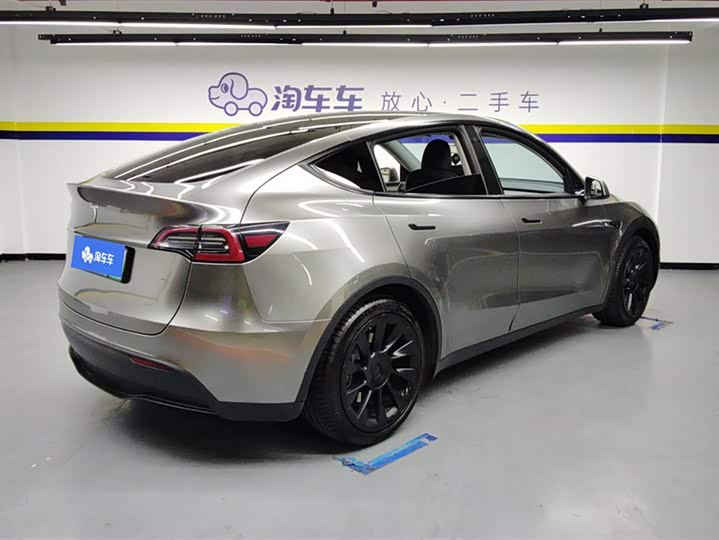 Фото 3 - Tesla Model Y