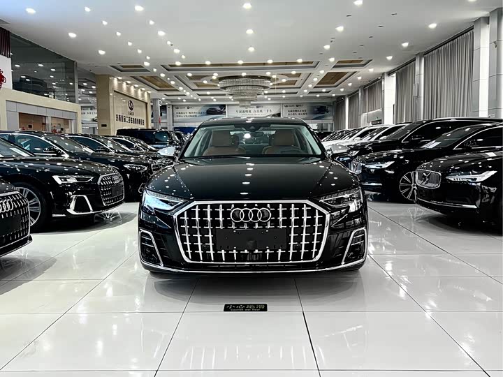 Фото 3 - Audi A8