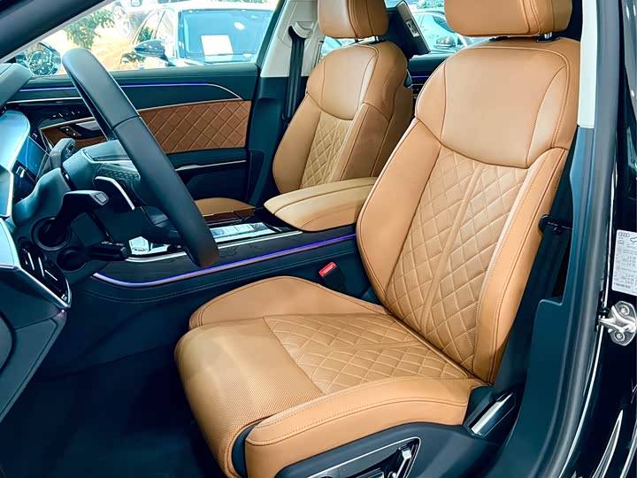 Фото 6 - Audi A8