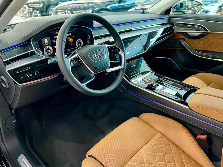 Фото 7 - Audi A8
