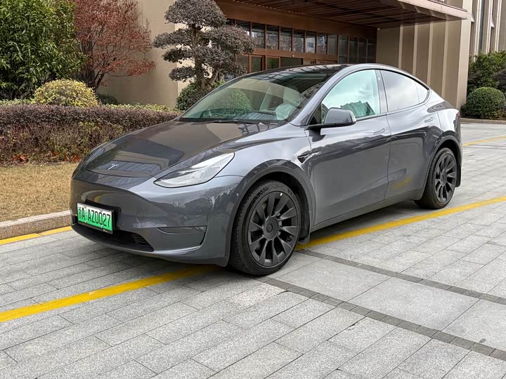 Фото 1 - Tesla Model Y