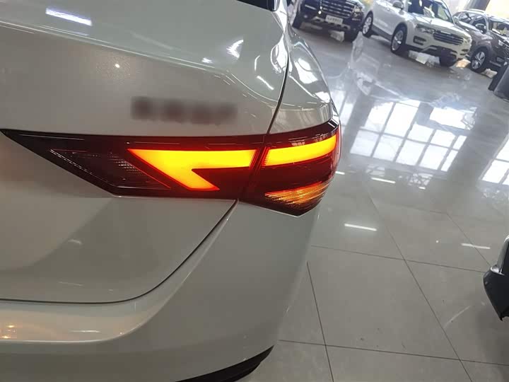 Фото 8 - Nissan Sylphy