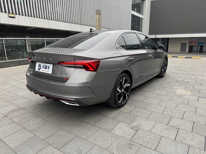 Фото 7 - Skoda Octavia Pro