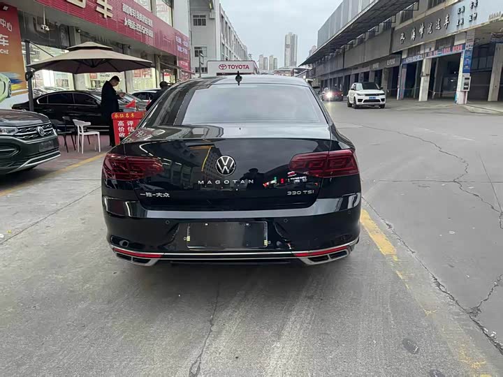 Фото 2 - Volkswagen Magotan