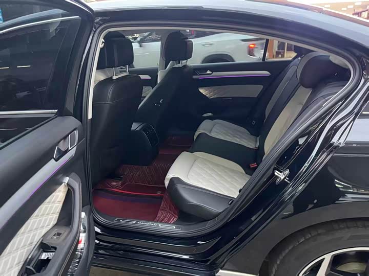 Фото 5 - Volkswagen Magotan