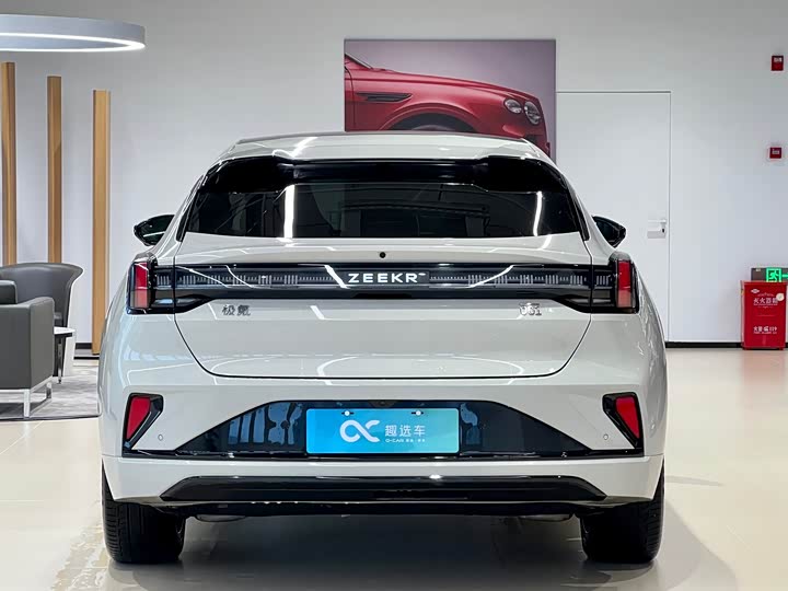 Фото 6 - Zeekr 001