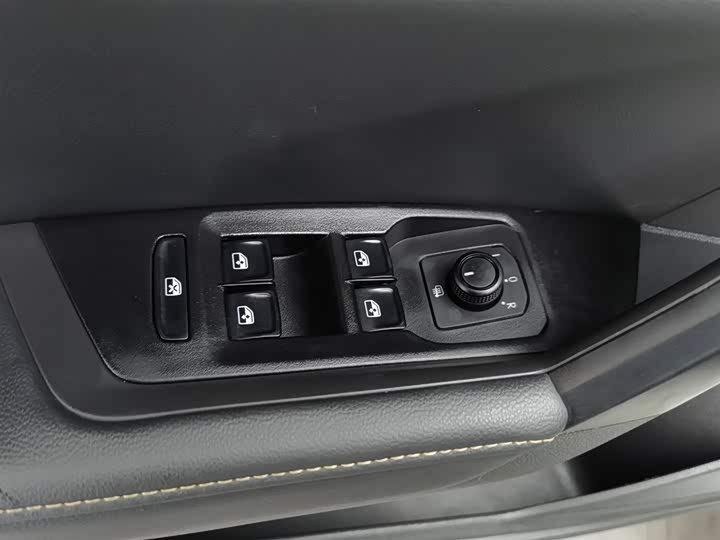 Фото 9 - Volkswagen Lavida