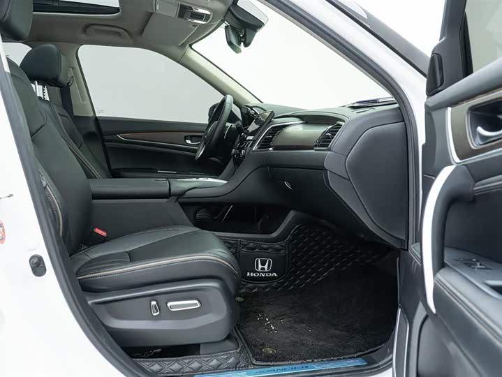 Фото 6 - Honda Avancier