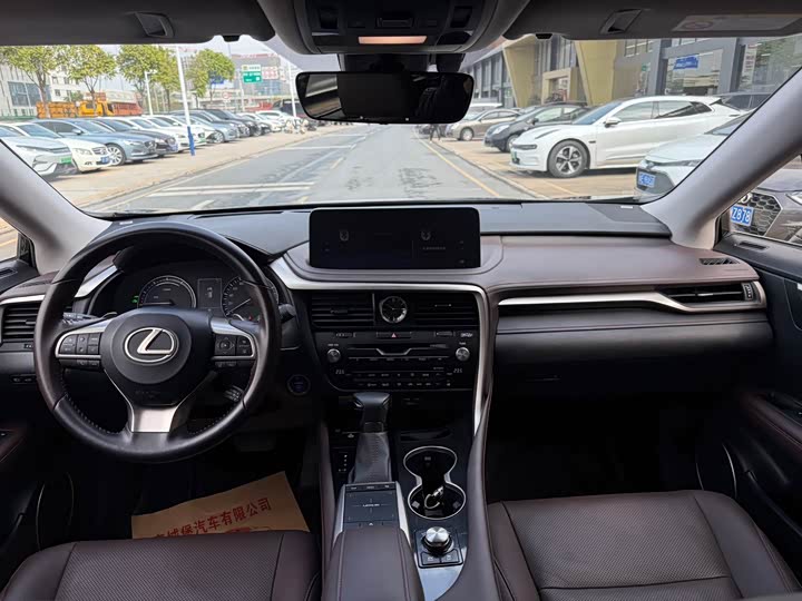 Фото 5 - Lexus RX