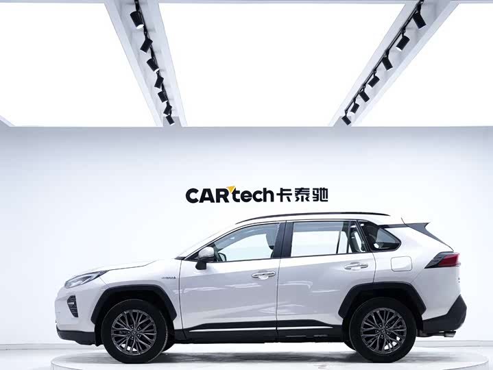 Фото 2 - Toyota Wildlander