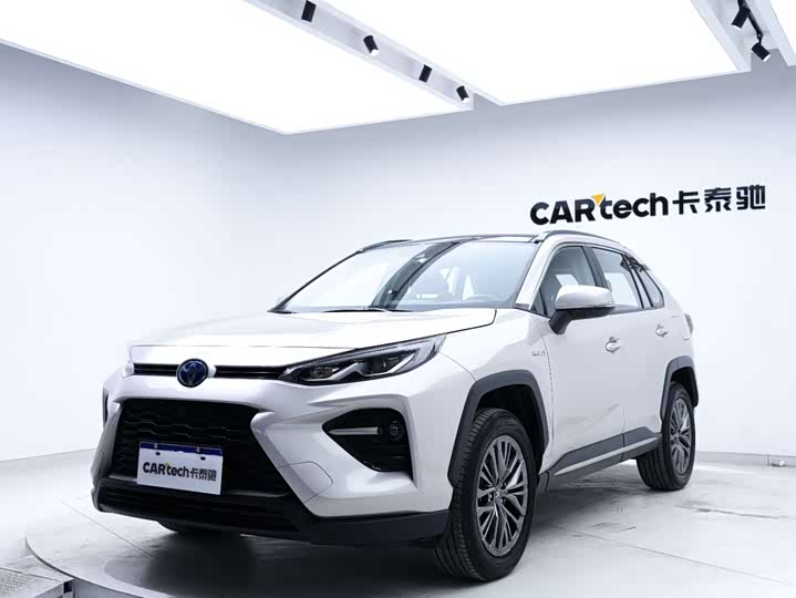 Фото 3 - Toyota Wildlander