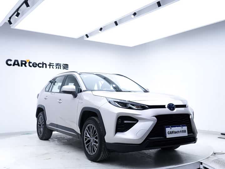 Фото 6 - Toyota Wildlander