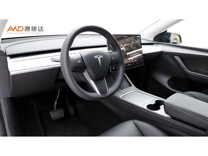 Фото 6 - Tesla Model Y